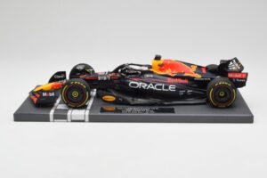 Red Bull RB18 Oracle #1 M. Verstappen US GP 2022 Winner Minichamps 1:18 113221901 Živica