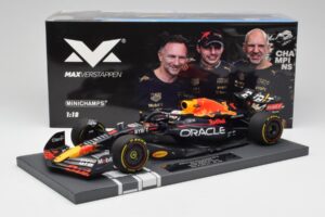 Red Bull RB18 Oracle #1 M. Verstappen US GP 2022 Winner Minichamps 1:18 113221901 Živica – obrázok 7 z 7