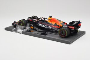 Red Bull RB18 #1 M. Verstappen Emilia Romagna GP 2022 Winner Minichamps 1:18 113220401 Živica – obrázok 5 z 7