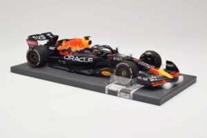 Red Bull RB18 #1 M. Verstappen Miami GP 2022 Winner Minichamps 1:18 113220301 Živica – obrázok 4 z 7