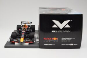 Red Bull RB18 #1 M. Verstappen Miami GP 2022 Winner Minichamps 1:18 113220301 Živica – obrázok 6 z 7