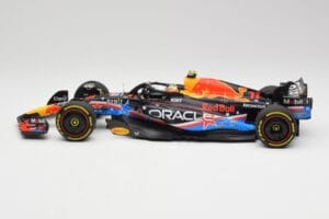Red Bull RB19 #1 M. Verstappen Austin GP Winner 2023 Minichamps 1:18 110231901 Kov – obrázok 3 z 6