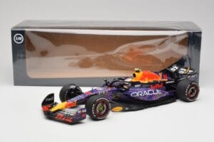Red Bull RB19 #11 S. Perez Las Vegas GP 3rd 2023 Minichamps 1:18 110232211 Kov – obrázok 6 z 6