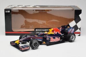 Red Bull RB3 #2 M. Webber F1 2007 Minichamps 1:18 110110272 Kov – obrázok 6 z 6
