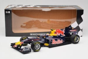 Red Bull RB5 #14 M. Webber Chinese GP 2nd 2009 Minichamps 1:18 150090114 Kov – obrázok 6 z 6