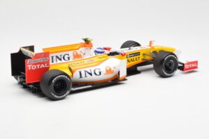 Renault F1 Team R29 #10 R. Grosjean F1 2009 Minichamps 1:18 150090108 Kov – obrázok 2 z 6