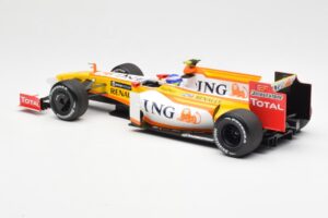 Renault F1 Team R29 #10 R. Grosjean F1 2009 Minichamps 1:18 150090108 Kov – obrázok 5 z 6