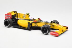 Renault F1 Team R30 #11 V. Petrov Showcar F1 2010 Minichamps 1:18 150100082 Kov – obrázok 4 z 6