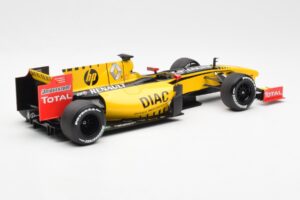 Renault R30 R. Kubica / V. Petrov F1 Showcar 2010 Minichamps 1:18 7711428831 Kov – obrázok 2 z 6