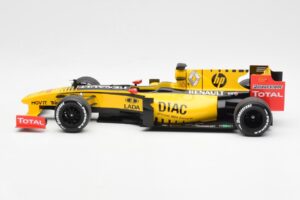 Renault R30 R. Kubica / V. Petrov F1 Showcar 2010 Minichamps 1:18 7711428831 Kov – obrázok 3 z 6