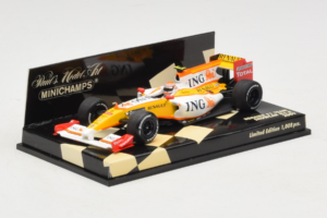 Renault R29 #8 N. Piquet Jr. Showcar F1 2009 Minichamps 1:43 400090078 Kov – obrázok 2 z 5
