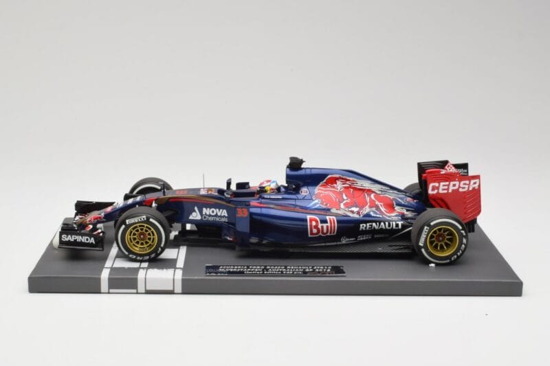 Scuderia Toro Rosso STR10 Renault #33 M. Verstappen Australian GP 2015 Minichamps 1:18 117150033 Živica