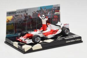 Toyota TF105 #16 J. Trulli Malaysia GP Podium 2005 Minichamps 1:43 400050116 Kov – obrázok 2 z 4