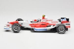 Toyota TF107 #12 J. Trulli F1 Launch Livery 2007 Minichamps 1:18 AM601321 Kov – obrázok 3 z 6