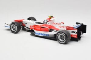 Toyota TF107 #12 J. Trulli F1 Launch Livery 2007 Minichamps 1:18 AM601321 Kov – obrázok 5 z 6