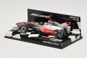 Vodafone McLaren Mercedes MP4-25 J. Button F1 Showcar 2010 Minichamps 1:43 530104371 Kov – obrázok 3 z 5