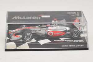 Vodafone McLaren Mercedes MP4-25 J. Button F1 Showcar 2010 Minichamps 1:43 530104371 Kov – obrázok 5 z 5