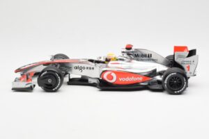 McLaren MP4-24 #1 L. Hamilton 2009 Dealer Edition Minichamps 1:18 503091801 Kov – obrázok 3 z 6