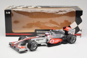 McLaren MP4-25 Vodafone #1 J. Button F1 2010 Minichamps 1:18 530101871-R1 Kov – obrázok 7 z 7