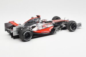 McLaren MP4-22 Mercedes #1 F. Alonso Presentation Valencia 2007 Minichamps 1:18 538071871 Kov – obrázok 2 z 6