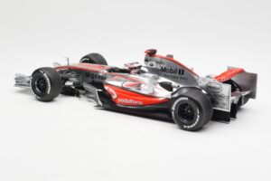 McLaren MP4-22 Mercedes #1 F. Alonso Presentation Valencia 2007 Minichamps 1:18 538071871 Kov – obrázok 5 z 6