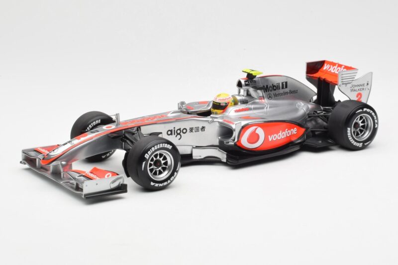 Vodafone McLaren Mercedes MP4-25 #3 L. Hamilton F1 Showcar 2010 Minichamps 1:18 530101872 Kov
