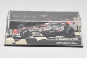 Dallara F303 N. Piquet British F3 Championship 2003 Minichamps 1:43 400030333 Kov – obrázok 5 z 5