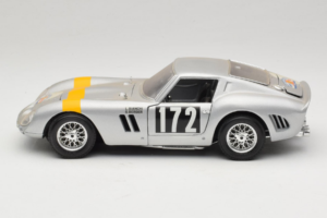 Ferrari 250 GTO #172 Tour de France 1964 Bburago 1:18 7011 Kov – obrázok 4 z 8