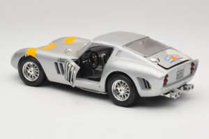 Ferrari 250 GTO #172 Tour de France 1964 Bburago 1:18 7011 Kov – obrázok 5 z 8