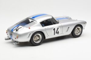 Ferrari 250 GT SWB #14 P. Noblet / J. Guichet Team Noblet 3rd Place 24 Hours of Le Mans 1961 CMC 1:18 M-079 Kov – obrázok 2 z 6