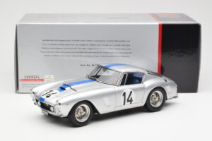 Ferrari 250 GT SWB #14 P. Noblet / J. Guichet Team Noblet 3rd Place 24 Hours of Le Mans 1961 CMC 1:18 M-079 Kov – obrázok 6 z 6