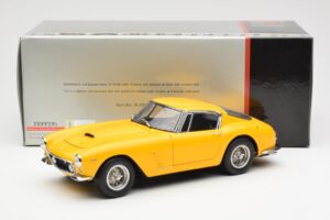 Ferrari 250 GT SWB Žltý CMC 1:18 M-054 Kov – obrázok 6 z 6