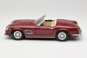 Ferrari 250 GT California Spider LWB Tmavo Červený Hot Wheels 1:18 25727 Kov – obrázok 4 z 8