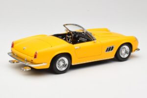 Ferrari 250 GT California Spider Žltý Hot Wheels 1:18 23905 Kov – obrázok 3 z 8