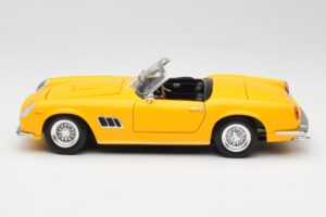 Ferrari 250 GT California Spider Žltý Hot Wheels 1:18 23905 Kov – obrázok 4 z 8