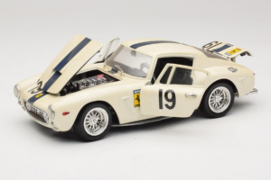 Ferrari 250 GT SWB Berlinette #19 Tour de France Automobile 1961 Eagles Race 1:18 6500 Kov – obrázok 2 z 8