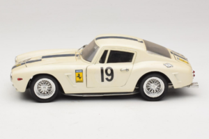Ferrari 250 GT SWB Berlinette #19 Tour de France Automobile 1961 Eagles Race 1:18 6500 Kov – obrázok 4 z 8