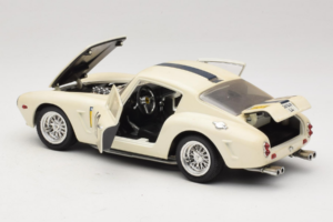 Ferrari 250 GT SWB Berlinette #19 Tour de France Automobile 1961 Eagles Race 1:18 6500 Kov – obrázok 5 z 8