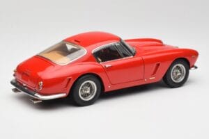 Ferrari 250 GT SWB Červený CMC 1:18 M-046 Kov – obrázok 2 z 6