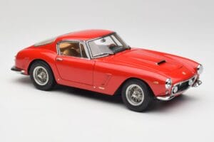 Ferrari 250 GT SWB Červený CMC 1:18 M-046 Kov – obrázok 4 z 6