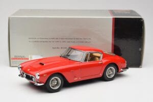 Ferrari 250 GT SWB Červený CMC 1:18 M-046 Kov – obrázok 6 z 6