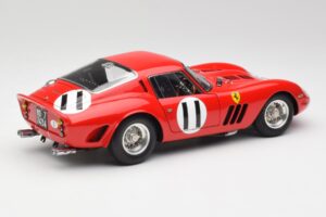 Ferrari 250 GTO #11 J. Surtees / M. Parkes Paris 1000km 1962 CMC 1:18 M-249 Kov – obrázok 2 z 6