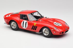 Ferrari 250 GTO #11 J. Surtees / M. Parkes Paris 1000km 1962 CMC 1:18 M-249 Kov – obrázok 4 z 6