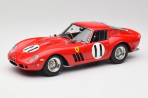 Ferrari 250 GTO #11 J. Surtees / M. Parkes Paris 1000km 1962 CMC 1:18 M-249 Kov
