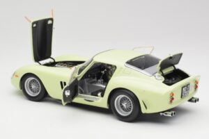 Ferrari 250 GTO #15 S. Moss / I. Ireland Goodwood Tourist Trophy Winner 1962 Kyosho 1:18 08438C Kov – obrázok 5 z 8