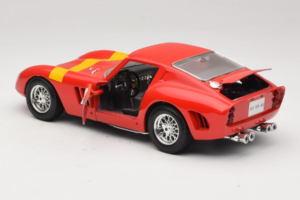 Ferrari 250 GTO #17 Bburago Sammlerborse Červený Bburago 1:18 3007-P1 Kov – obrázok 5 z 8