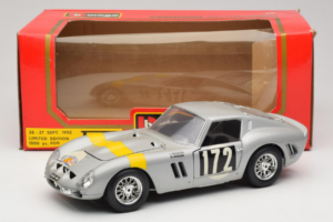 Ferrari 250 GTO #172 L. Bianchi / G. Berger Tour de France 1962 Strieborný Limitovaná Edícia Bburago 1:18 3011-S1 Kov – obrázok 8 z 8