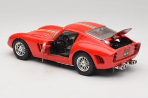 Ferrari 250 GTO #19 Červený Pruhy 1962 Bburago 1:18 3011-P3 Kov – obrázok 5 z 8