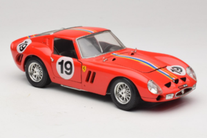 Ferrari 250 GTO #19 Červený Pruhy 1962 Bburago 1:18 3011-P3 Kov – obrázok 6 z 8