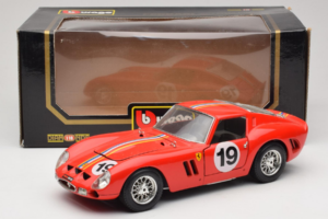 Ferrari 250 GTO #19 Červený Pruhy 1962 Bburago 1:18 3011-P3 Kov – obrázok 8 z 8